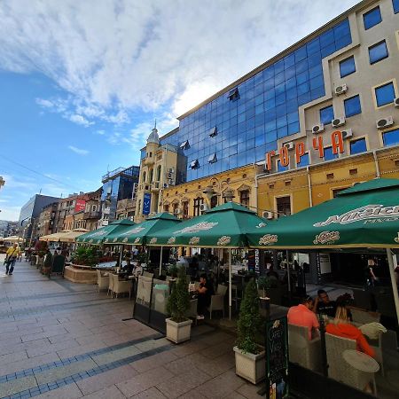 Ferienwohnung Vicente Pedestrian Street Apartman Ni Exterior foto