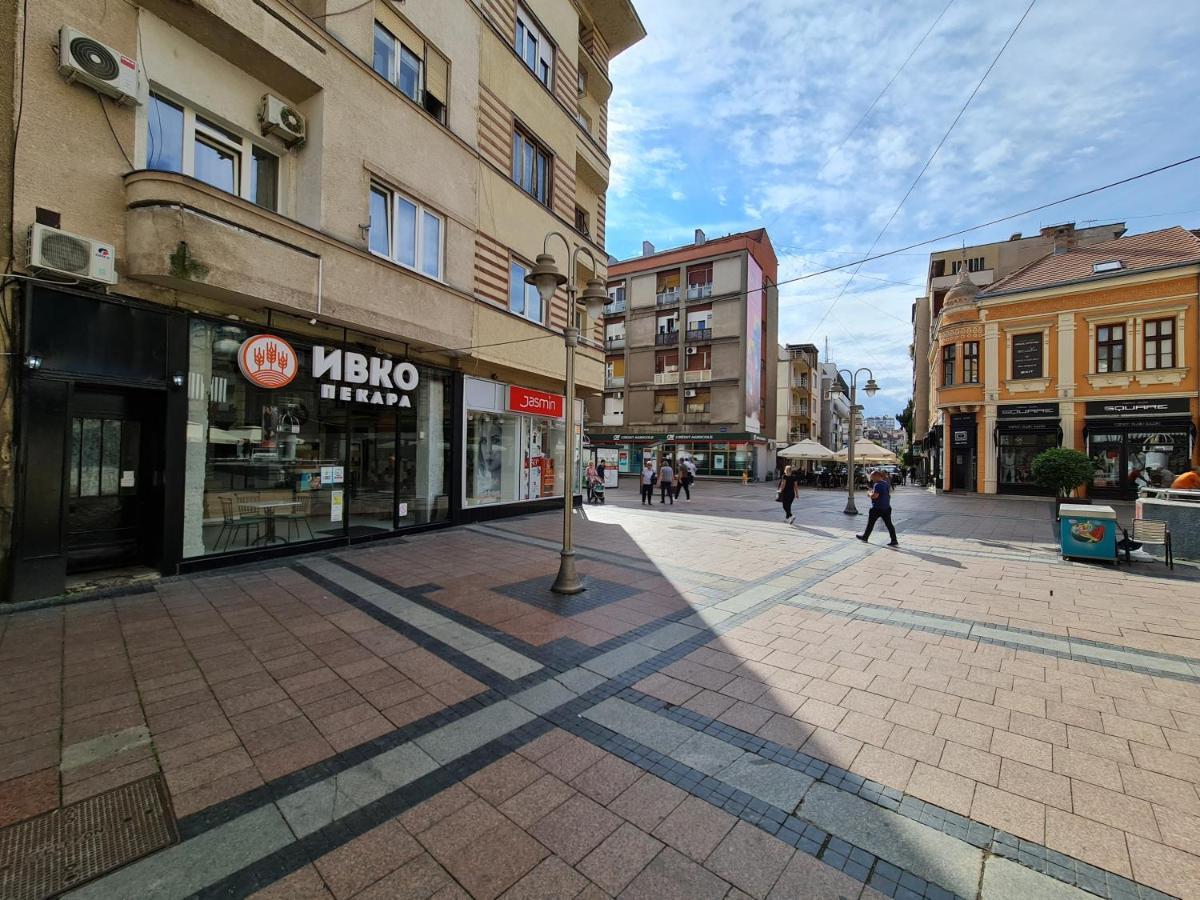 Ferienwohnung Vicente Pedestrian Street Apartman Ni Exterior foto